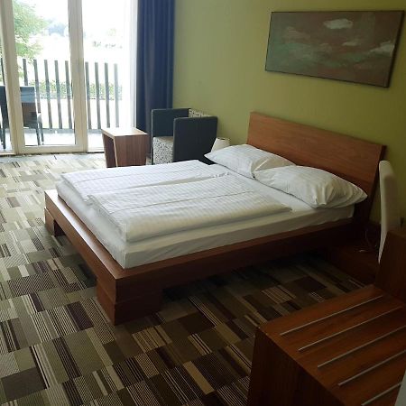 Lambergh Chateau & Hotel Dvorska Vas 外观 照片