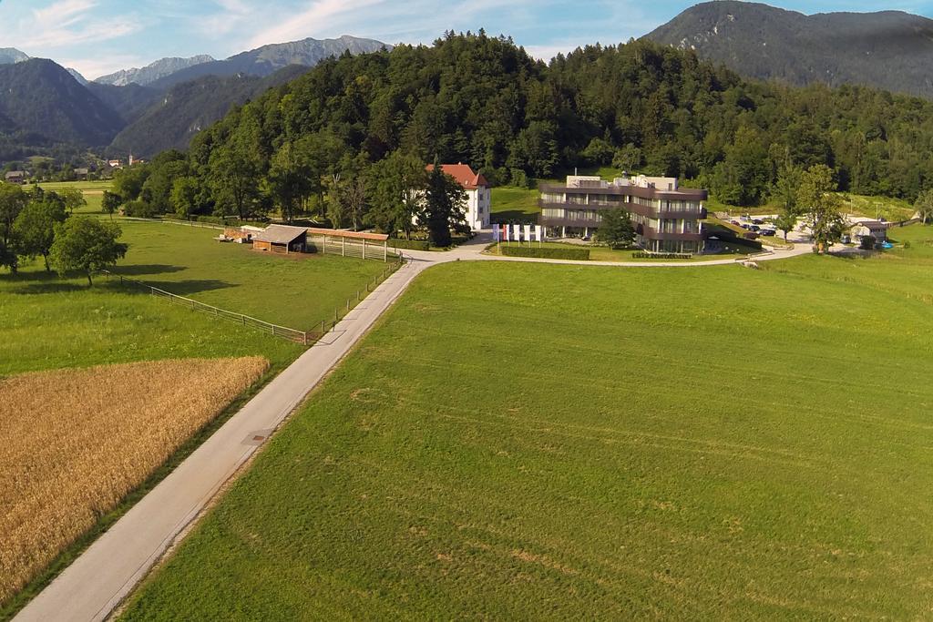 Lambergh Chateau & Hotel Dvorska Vas 外观 照片
