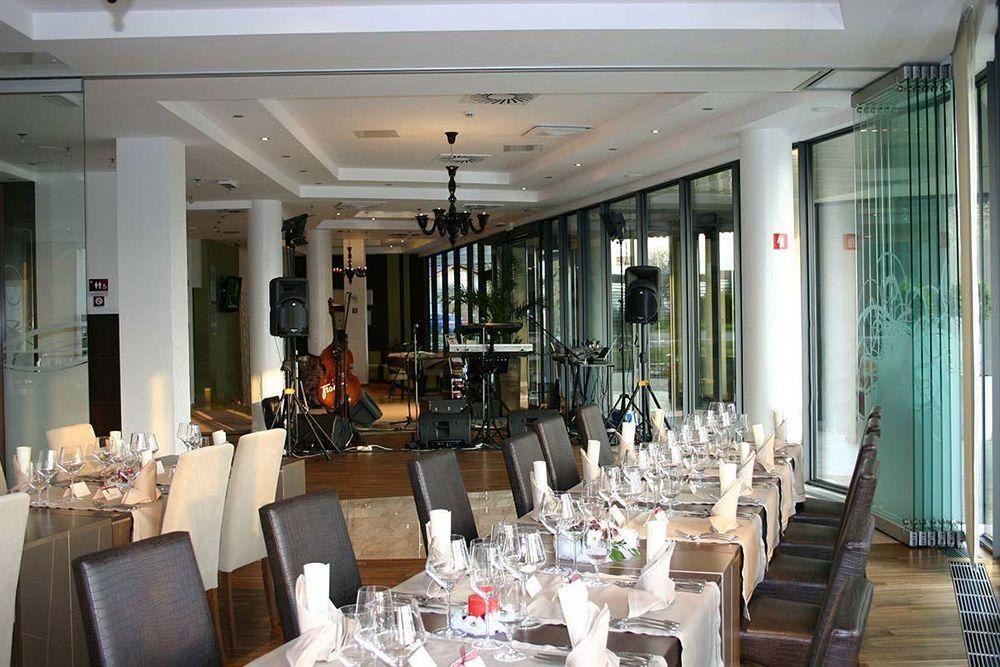 Lambergh Chateau & Hotel Dvorska Vas 外观 照片