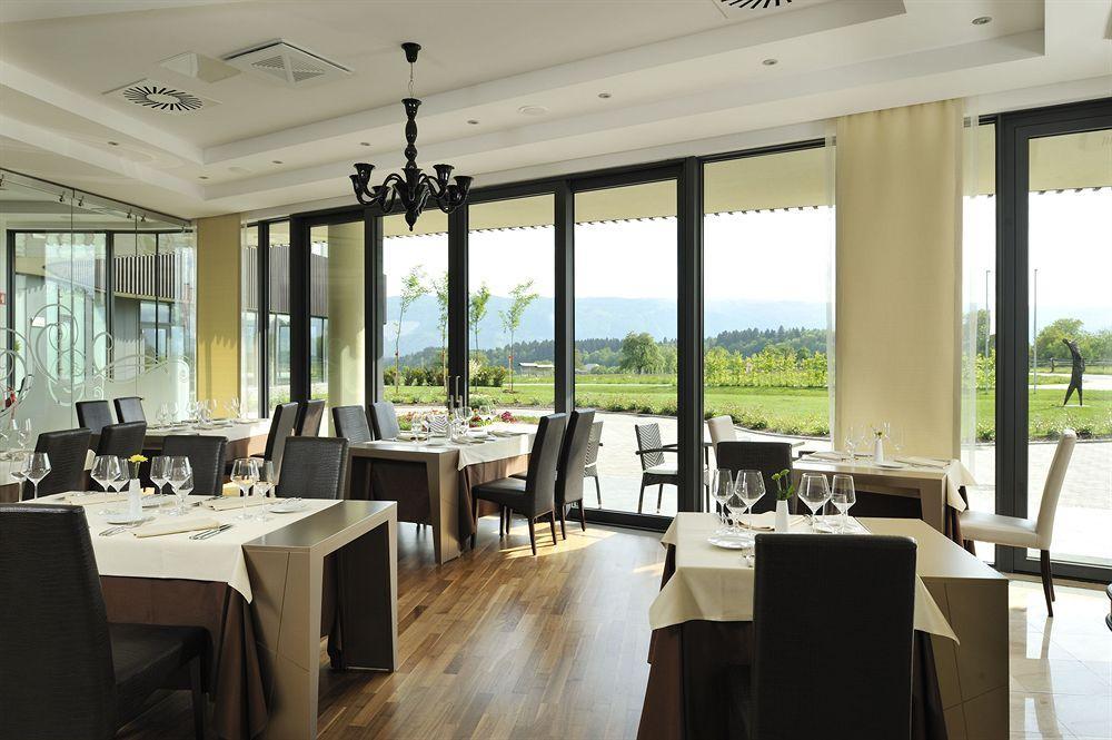 Lambergh Chateau & Hotel Dvorska Vas 外观 照片