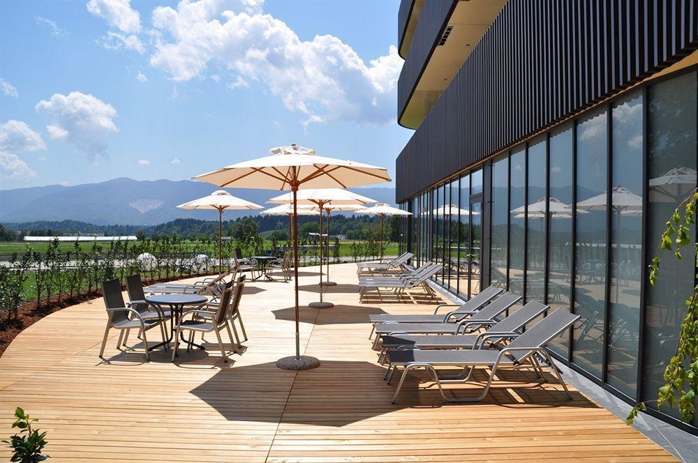 Lambergh Chateau & Hotel Dvorska Vas 外观 照片