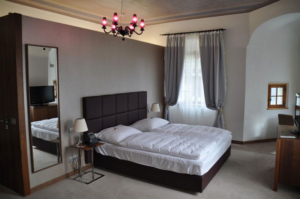 Lambergh Chateau & Hotel Dvorska Vas 外观 照片