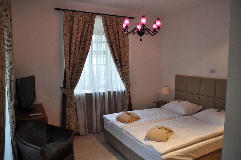 Lambergh Chateau & Hotel Dvorska Vas 外观 照片
